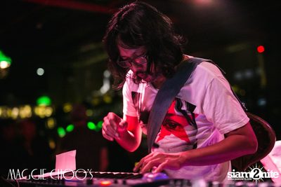 Mahajamreon Live ที่ แม็กกี้ ชูวส์, ถนนสีลม — photo 33