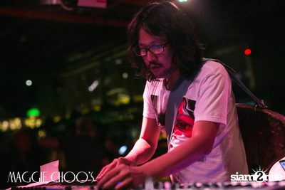 Mahajamreon Live ที่ แม็กกี้ ชูวส์, ถนนสีลม — photo 41