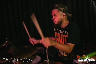 Mahajamreon Live ที่ แม็กกี้ ชูวส์, ถนนสีลม — photo 46