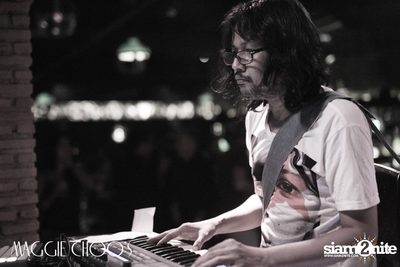 Mahajamreon Live ที่ แม็กกี้ ชูวส์, ถนนสีลม — photo 49