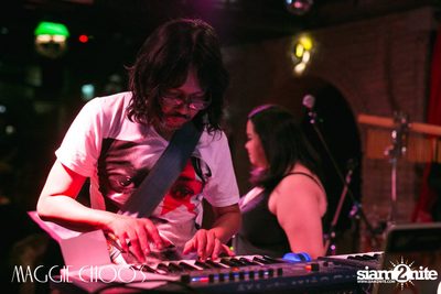 Mahajamreon Live ที่ แม็กกี้ ชูวส์, ถนนสีลม — photo 50