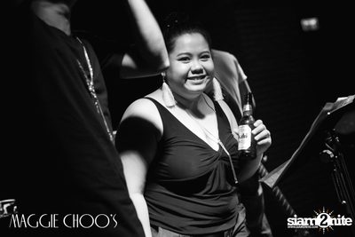 Mahajamreon Live ที่ แม็กกี้ ชูวส์, ถนนสีลม — photo 79