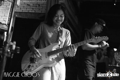 Mahajamreon Live ที่ แม็กกี้ ชูวส์, ถนนสีลม — photo 98