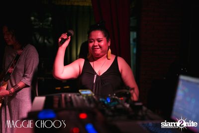 Mahajamreon Live ที่ แม็กกี้ ชูวส์, ถนนสีลม — photo 126