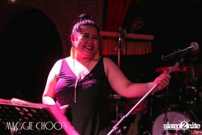 Mahajamreon Live ที่ แม็กกี้ ชูวส์, ถนนสีลม — photo 129