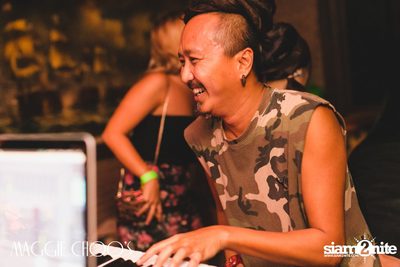 Mahajamreon Live ที่ แม็กกี้ ชูวส์, ถนนสีลม — photo 136