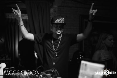 Mahajamreon Live ที่ แม็กกี้ ชูวส์, ถนนสีลม — photo 137