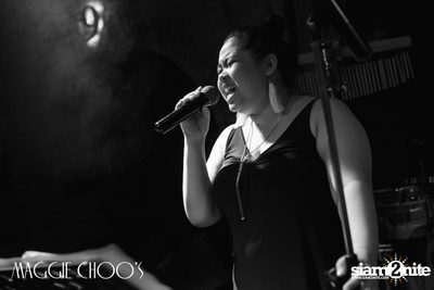 Mahajamreon Live ที่ แม็กกี้ ชูวส์, ถนนสีลม — photo 145