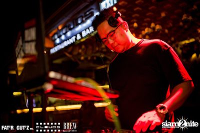 Seenspace Invasion ที่ร้าน Clouds, Fat'R Gut'z และ BREW Beers & Ciders — photo 26
