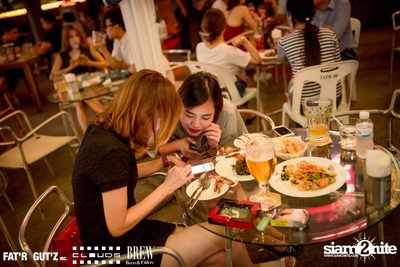 Seenspace Invasion ที่ร้าน Clouds, Fat'R Gut'z และ BREW Beers & Ciders — photo 30