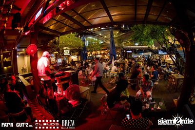 Seenspace Invasion ที่ร้าน Clouds, Fat'R Gut'z และ BREW Beers & Ciders — photo 34