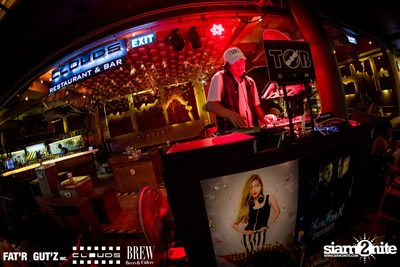 Seenspace Invasion ที่ร้าน Clouds, Fat'R Gut'z และ BREW Beers & Ciders — photo 36