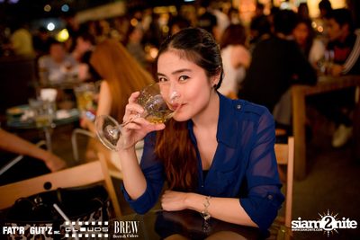Seenspace Invasion ที่ร้าน Clouds, Fat'R Gut'z และ BREW Beers & Ciders — photo 57