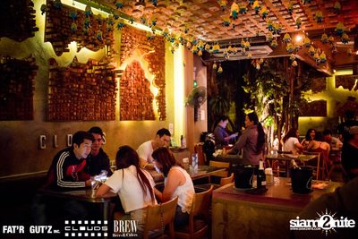 Seenspace Invasion ที่ร้าน Clouds, Fat'R Gut'z และ BREW Beers & Ciders — photo 66