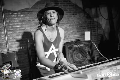 Chang Music Connection pres. Mild at 20 Something Bar (Album 1) — photo 61