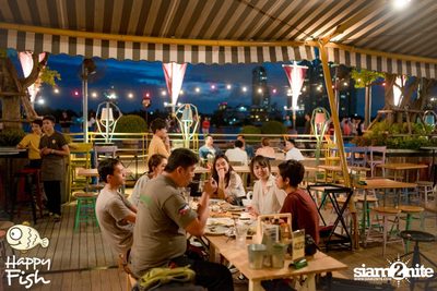 คืนวันศุกร์ ที่ร้าน แฮปปี้ ฟิช, เอเชีย ทีค เดอะ ริเวอร์ฟร้อนท์ — photo 8