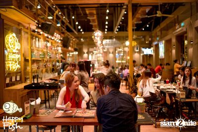 คืนวันศุกร์ ที่ร้าน แฮปปี้ ฟิช, เอเชีย ทีค เดอะ ริเวอร์ฟร้อนท์ — photo 14