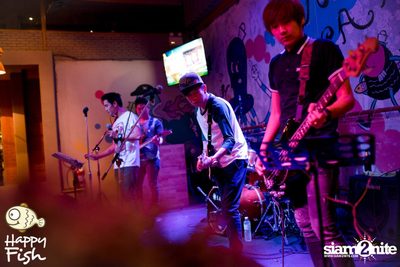 คืนวันศุกร์ ที่ร้าน แฮปปี้ ฟิช, เอเชีย ทีค เดอะ ริเวอร์ฟร้อนท์ — photo 16