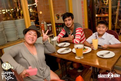คืนวันศุกร์ ที่ร้าน แฮปปี้ ฟิช, เอเชีย ทีค เดอะ ริเวอร์ฟร้อนท์ — photo 23