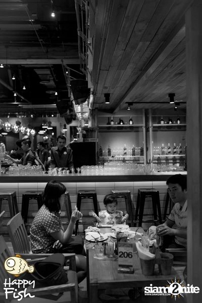 คืนวันศุกร์ ที่ร้าน แฮปปี้ ฟิช, เอเชีย ทีค เดอะ ริเวอร์ฟร้อนท์ — photo 26