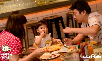 คืนวันศุกร์ ที่ร้าน แฮปปี้ ฟิช, เอเชีย ทีค เดอะ ริเวอร์ฟร้อนท์ — photo 29