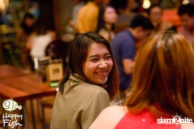 คืนวันศุกร์ ที่ร้าน แฮปปี้ ฟิช, เอเชีย ทีค เดอะ ริเวอร์ฟร้อนท์ — photo 41