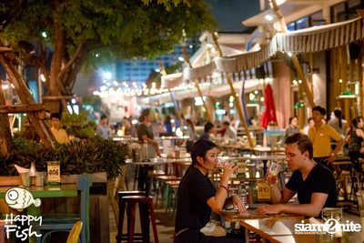 คืนวันศุกร์ ที่ร้าน แฮปปี้ ฟิช, เอเชีย ทีค เดอะ ริเวอร์ฟร้อนท์ — photo 47