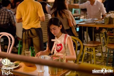 คืนวันศุกร์ ที่ร้าน แฮปปี้ ฟิช, เอเชีย ทีค เดอะ ริเวอร์ฟร้อนท์ — photo 48