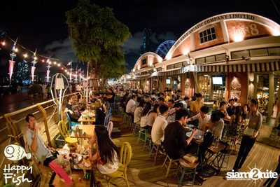 คืนวันศุกร์ ที่ร้าน แฮปปี้ ฟิช, เอเชีย ทีค เดอะ ริเวอร์ฟร้อนท์ — photo 67