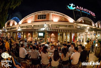 คืนวันศุกร์ ที่ร้าน แฮปปี้ ฟิช, เอเชีย ทีค เดอะ ริเวอร์ฟร้อนท์ — photo 69