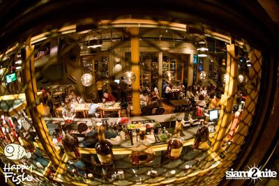 คืนวันศุกร์ ที่ร้าน แฮปปี้ ฟิช, เอเชีย ทีค เดอะ ริเวอร์ฟร้อนท์ — photo 77