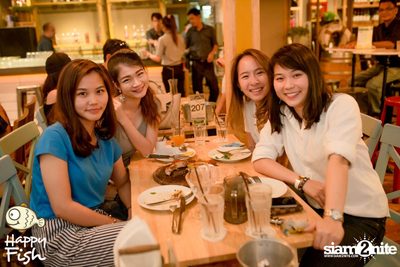 คืนวันศุกร์ ที่ร้าน แฮปปี้ ฟิช, เอเชีย ทีค เดอะ ริเวอร์ฟร้อนท์ — photo 81