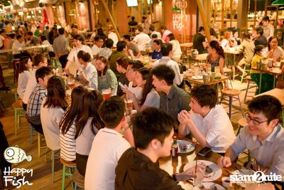 คืนวันศุกร์ ที่ร้าน แฮปปี้ ฟิช, เอเชีย ทีค เดอะ ริเวอร์ฟร้อนท์ — photo 82