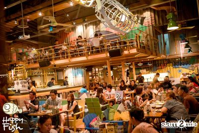 คืนวันศุกร์ ที่ร้าน แฮปปี้ ฟิช, เอเชีย ทีค เดอะ ริเวอร์ฟร้อนท์ — photo 92