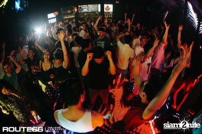 ปาร์ตี้คืนวันศุกร์ ที่ รูท 66 คลับ อาร์ซีเอ, กรุงเทพ — photo 66
