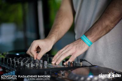 H2o Open Air Pool Party at Plaza Athenee — photo 20