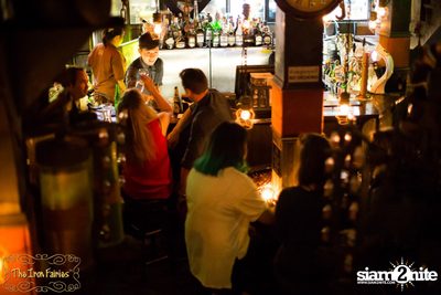 Open Mic Mondays ที่ ดิ ไอรอน แฟรี่, ทองหล่อ — photo 42