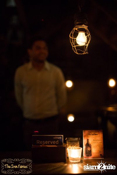 Open Mic Mondays ที่ ดิ ไอรอน แฟรี่, ทองหล่อ — photo 43