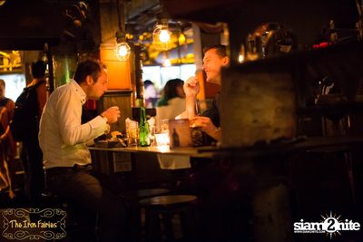 Open Mic Mondays ที่ ดิ ไอรอน แฟรี่, ทองหล่อ — photo 64