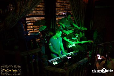 Open Mic Mondays ที่ ดิ ไอรอน แฟรี่, ทองหล่อ — photo 119