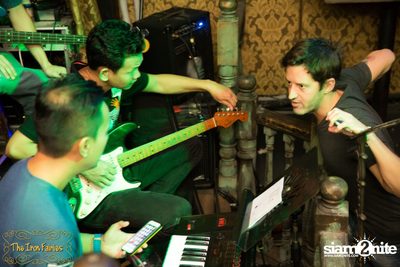 Open Mic Mondays ที่ ดิ ไอรอน แฟรี่, ทองหล่อ — photo 121