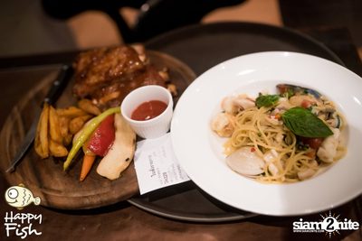คืนวันศุกร์ ที่ร้าน แฮปปี้ ฟิช, เอเชีย ทีค เดอะ ริเวอร์ฟร้อนท์ — photo 9