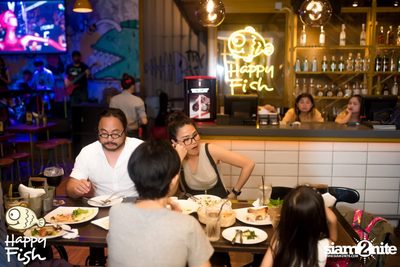 คืนวันศุกร์ ที่ร้าน แฮปปี้ ฟิช, เอเชีย ทีค เดอะ ริเวอร์ฟร้อนท์ — photo 10