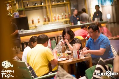 คืนวันศุกร์ ที่ร้าน แฮปปี้ ฟิช, เอเชีย ทีค เดอะ ริเวอร์ฟร้อนท์ — photo 18
