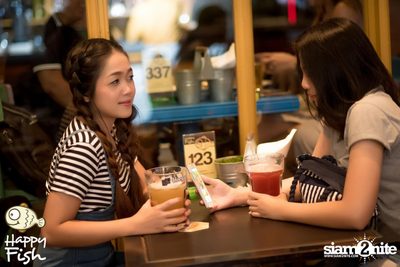 คืนวันศุกร์ ที่ร้าน แฮปปี้ ฟิช, เอเชีย ทีค เดอะ ริเวอร์ฟร้อนท์ — photo 35