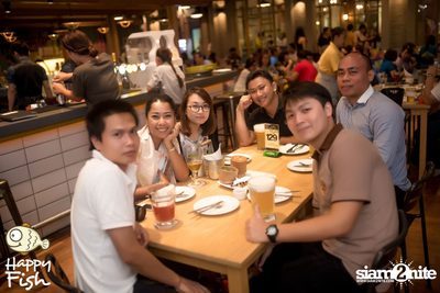 คืนวันศุกร์ ที่ร้าน แฮปปี้ ฟิช, เอเชีย ทีค เดอะ ริเวอร์ฟร้อนท์ — photo 39
