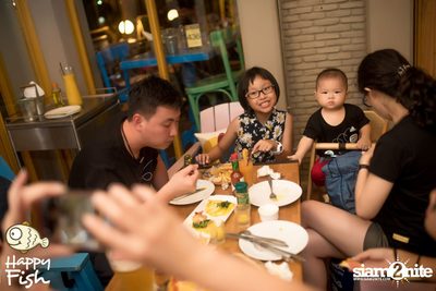 คืนวันศุกร์ ที่ร้าน แฮปปี้ ฟิช, เอเชีย ทีค เดอะ ริเวอร์ฟร้อนท์ — photo 41