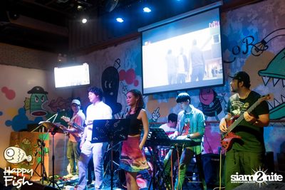 คืนวันศุกร์ ที่ร้าน แฮปปี้ ฟิช, เอเชีย ทีค เดอะ ริเวอร์ฟร้อนท์ — photo 46