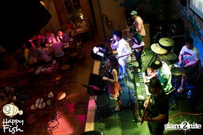 คืนวันศุกร์ ที่ร้าน แฮปปี้ ฟิช, เอเชีย ทีค เดอะ ริเวอร์ฟร้อนท์ — photo 49