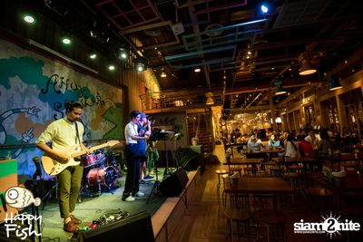 คืนวันศุกร์ ที่ร้าน แฮปปี้ ฟิช, เอเชีย ทีค เดอะ ริเวอร์ฟร้อนท์ — photo 90